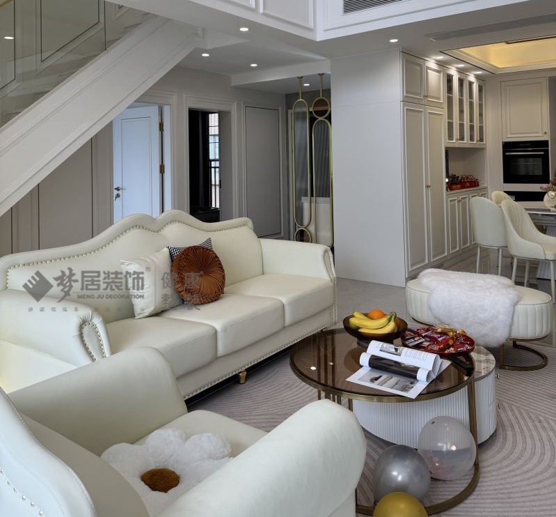 溫馨歐式復(fù)式樓落地